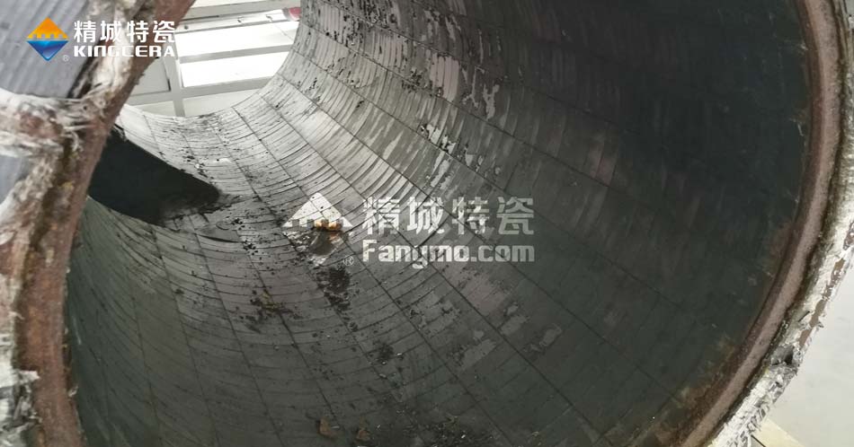 运行满两年的耐磨陶瓷三通管路 运行满两年的耐磨陶瓷三通管路